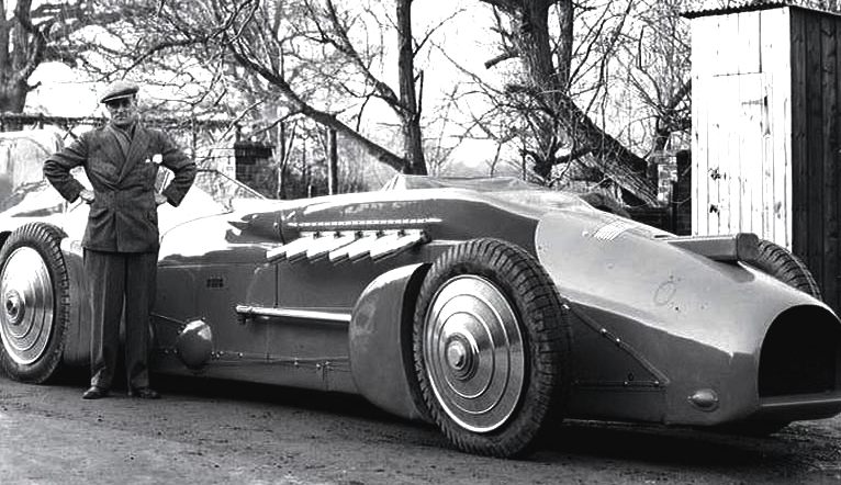 Malcolm Campbell and the Railton Bluebird, V12 merlin engined beast